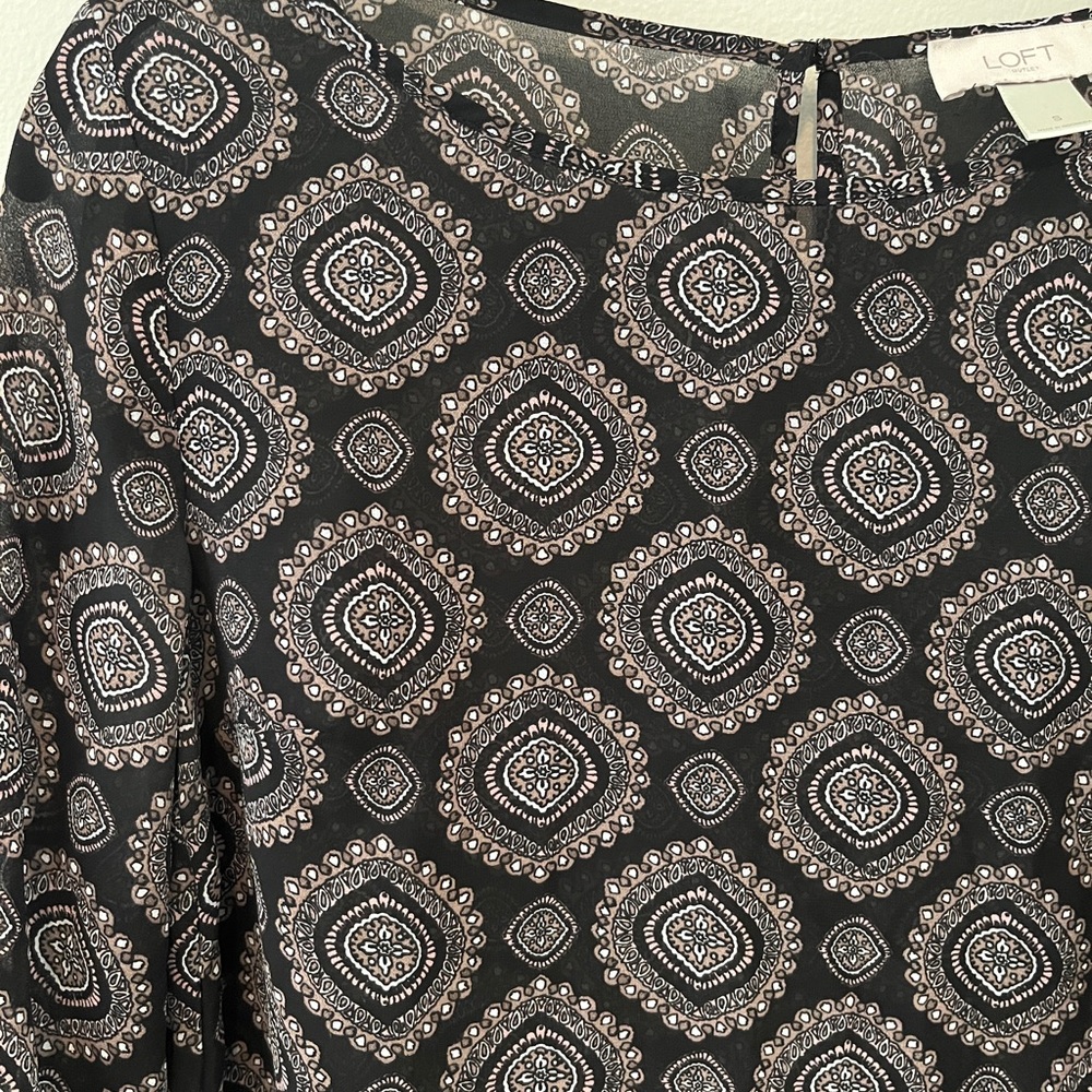 Patterned Blouse - Picture 2 of 4